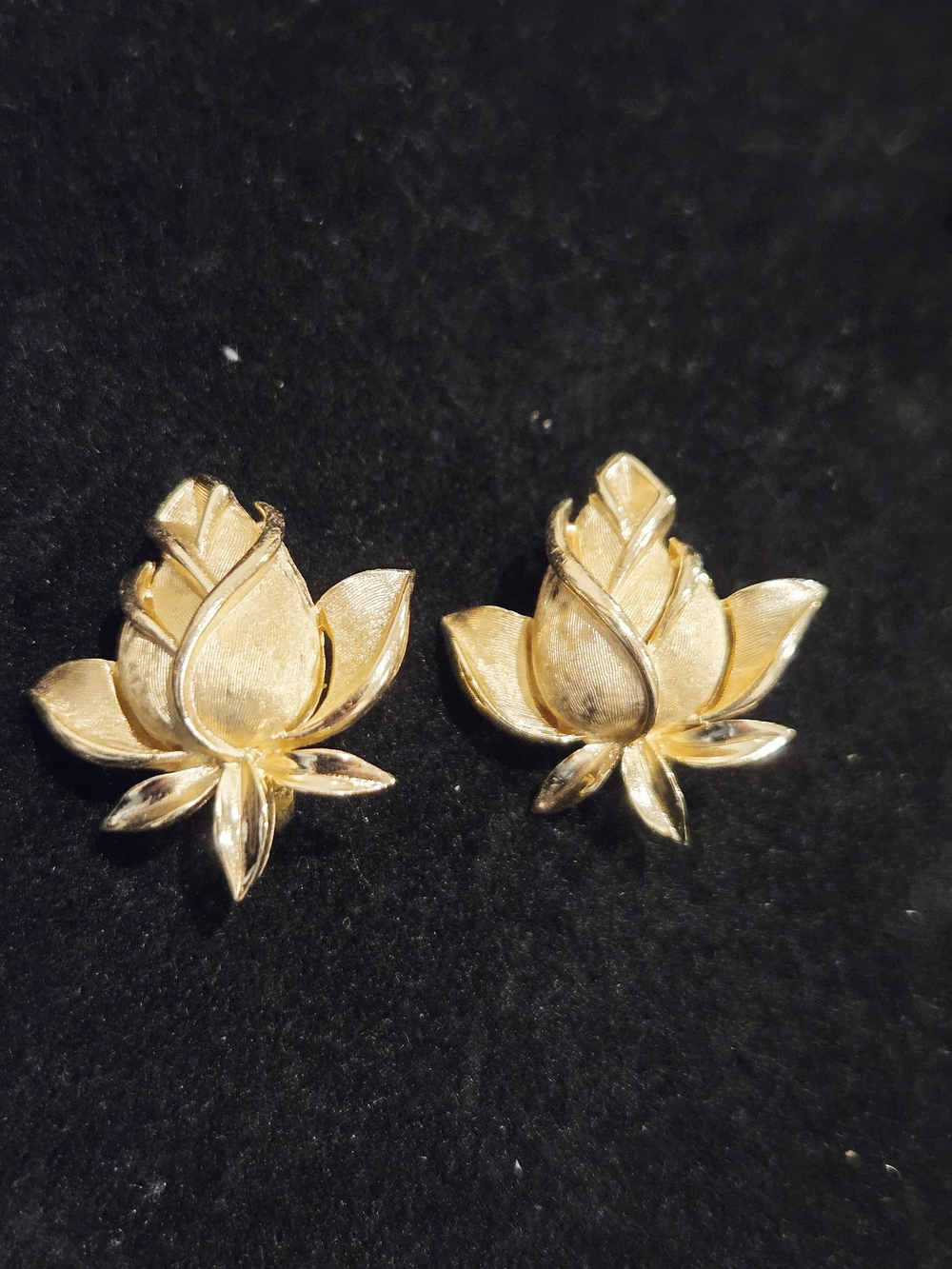 Vintage 1960s Crown Trifari Rose Bud Clip-On Earrings